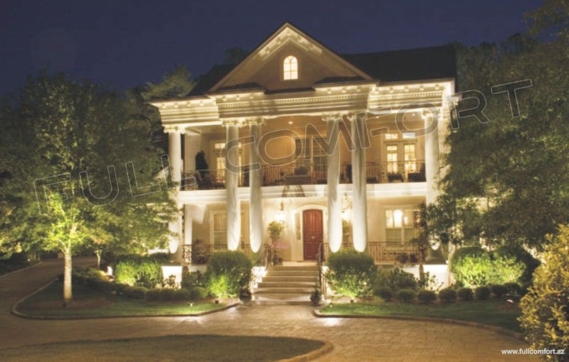 Фонари уличного освещения также играют заметную роль в создании привлекател