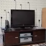 Навеска телевизоров на стену и бытовых предметов.