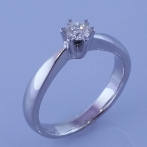 Кольцо с бриллиантом 0, 27ct  арт: 10