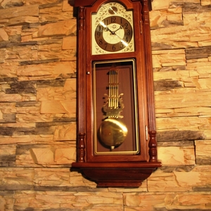 деревянные настенные часы с маятником модель 499