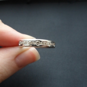 Бриллиантовое кольцо из белого золота,  17 размер