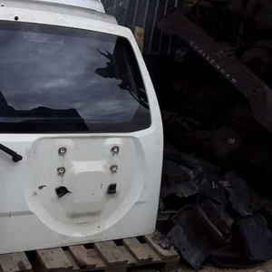 Крышка багажника  Mitsubishi Pajero3