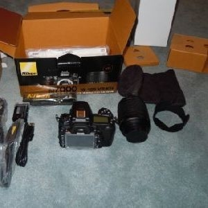 FS: Canon EOS 5D, Nikon D7000, Nikon D40...Digital Camera