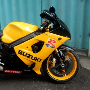 Очень срочно в связи с выездом продам suzuki GSX-R 1000 K4