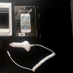 Apple iPhone 5 White & Black - Boxed & Sealed: