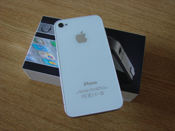 iPhone 4 32GB - 16Gb w/b 3