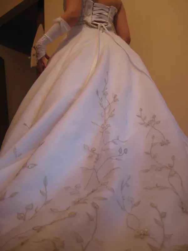 Свадебное платье со шлейфом Недорого!  4
