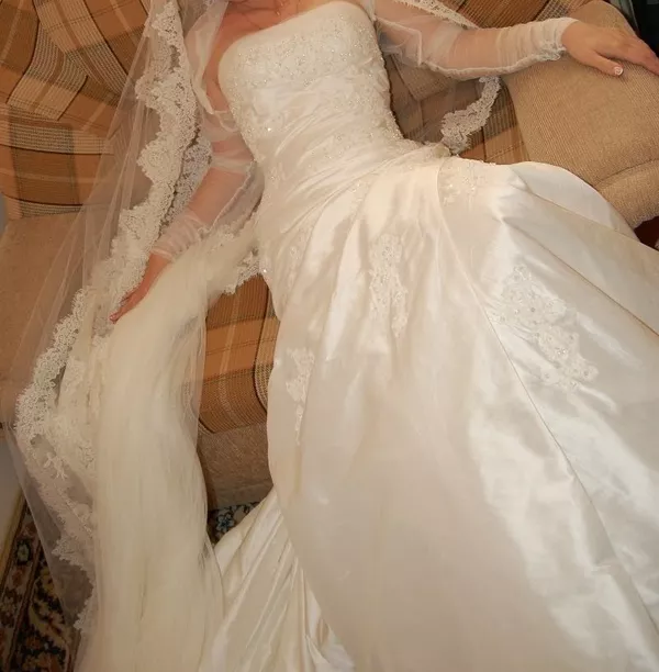 Великолепное свадебное платье от фирмы PRONOVIAS Испания 4