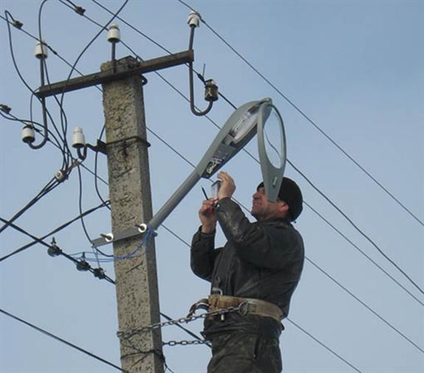 Установка прожекторов и светильников