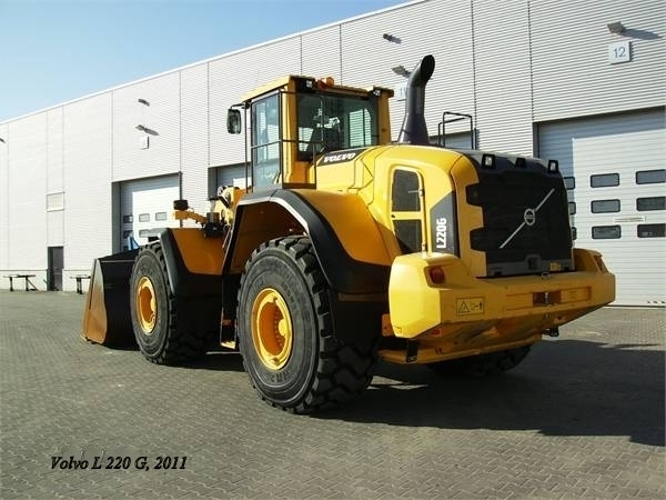 Фронтальный колесный погрузчик Volvo L220G,  2011 2