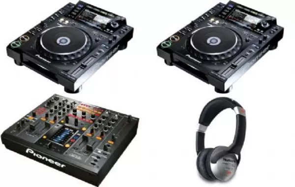 NEW PIONEER CDJ-2000 Nexus PAIR CD PLAYER AND DJM-2000 Nexus DJ MIXER.