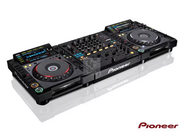 NEW PIONEER CDJ-2000 Nexus PAIR CD PLAYER AND DJM-2000 Nexus DJ MIXER. 2