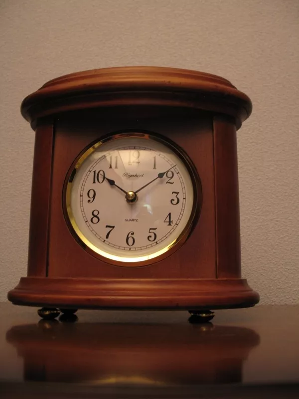настольные часы модель Е 064 4