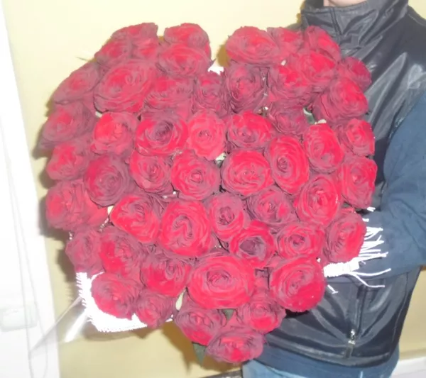Сердце из 51 красной розы70 см