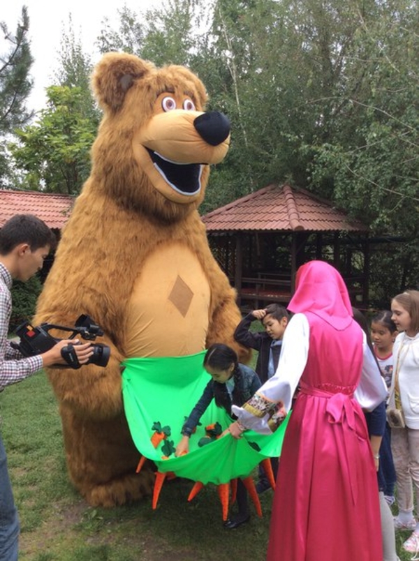 Маша и медведь на детский праздник