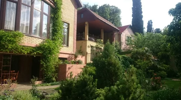 Продается двухэтажный дом в г.Ялте 380 м.кв.