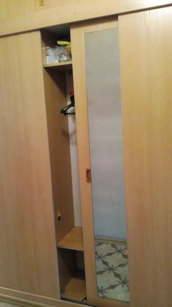 Шкаф встроенный трехсекционный 2, 8 х 1, 9 х 0, 42 м 4