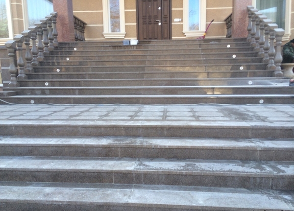 Лестницы из гранита,  мрамора и травертина в Алматы 2
