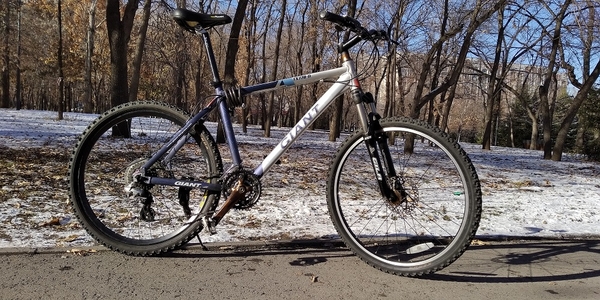 Продам горный велосипед б/у GIANT ATX 770-D