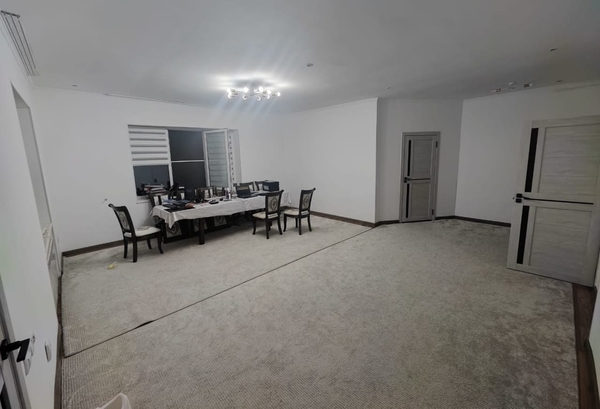 Прoдам большой 4 комнатный дом 175кв город Алматы 10