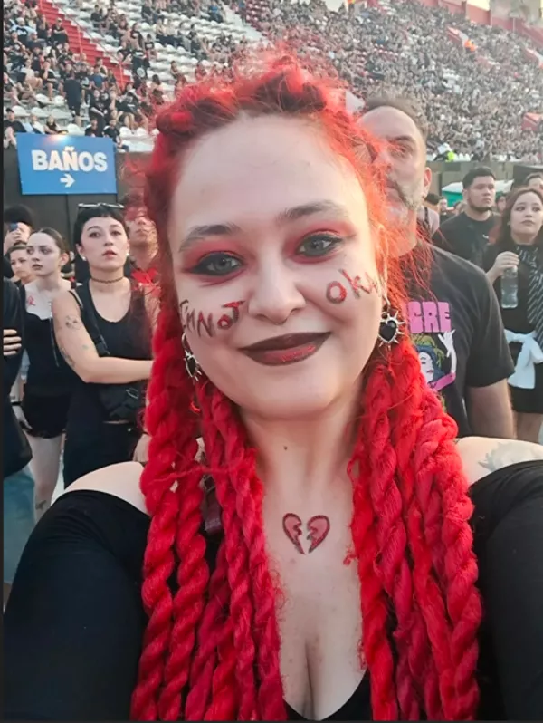 Меня зовут Кристина,  мне 28 лет и я преподаватель английского языка