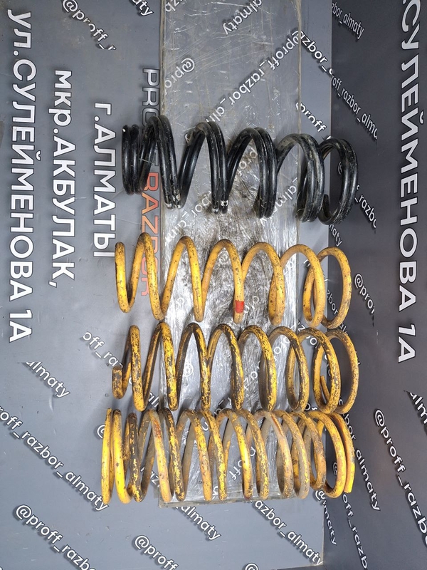 Пружины задние на Toyota LC 100, LX470