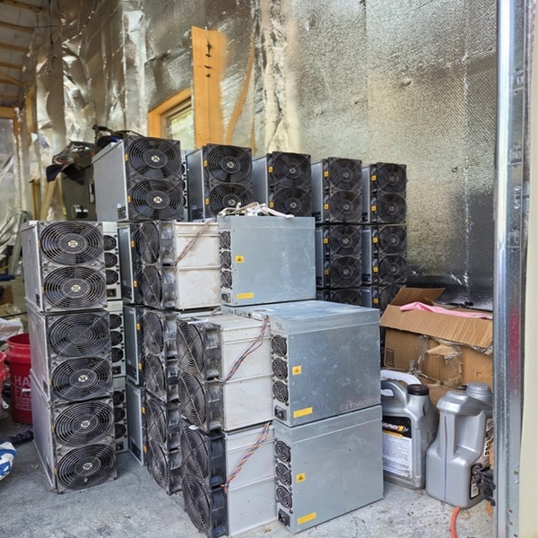New/USED stock Bitmain S21 Pro 234THs SHa256 S21 XP BTC asic Miners 3