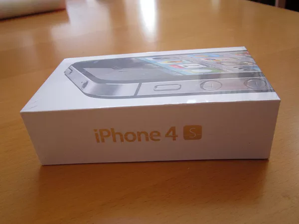 Apple,  iPhone 4S белый (64 Гб) $ 700