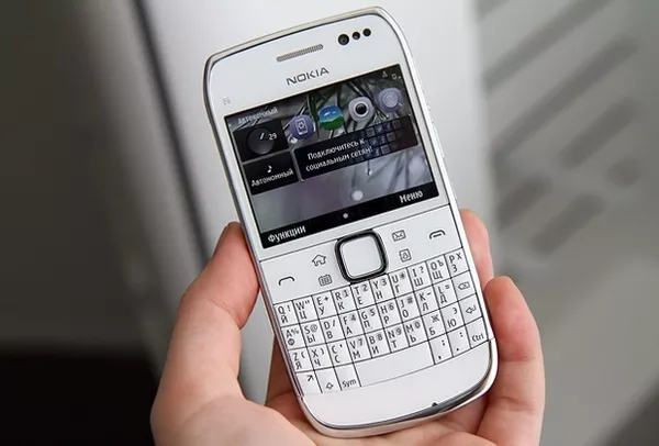 NOKIA E6. белый на гарантии