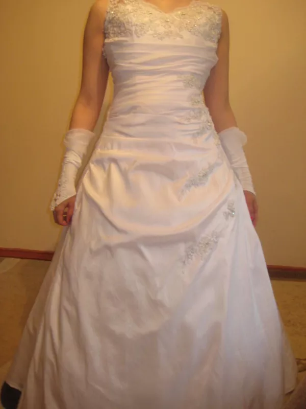 Свадебное платье 25 000 продам!