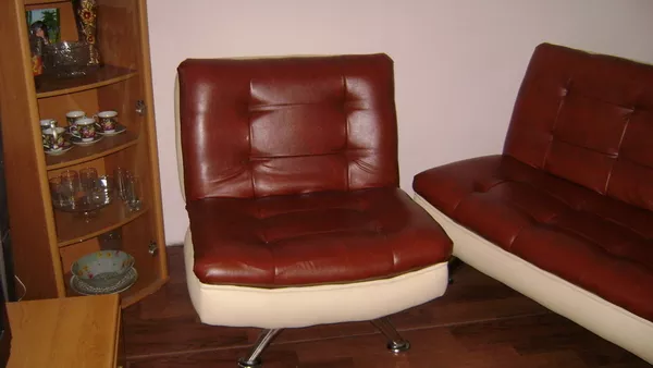 Продам диван и два кресла кожаные 3