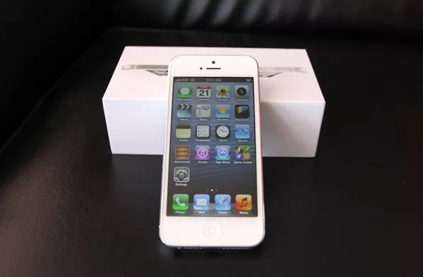 Iphone 5,  16 Гб,  цвет - белый,  черный (3 получить 1 бесплатно)