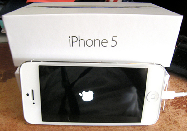 Новый Apple iPhone 5 и Samsung Galaxy S4