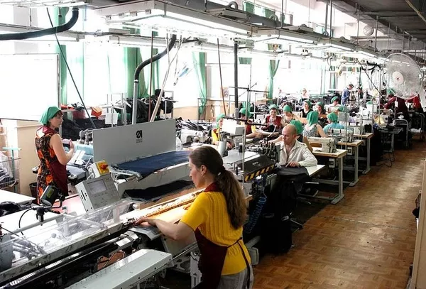 Швейный цех принимает заказы на пошив швейных изделий.