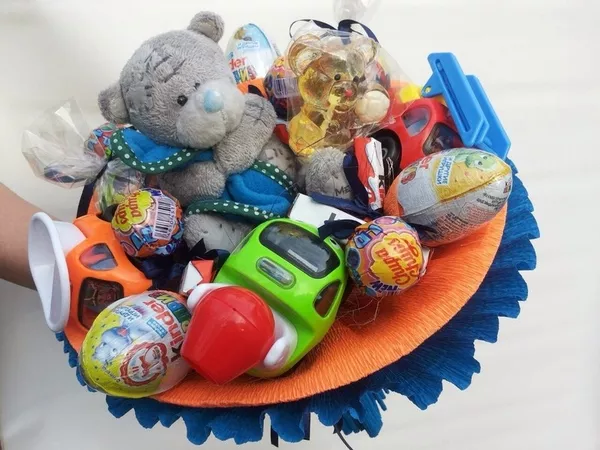 Букеты из игрушек и конфет в Алматы 5