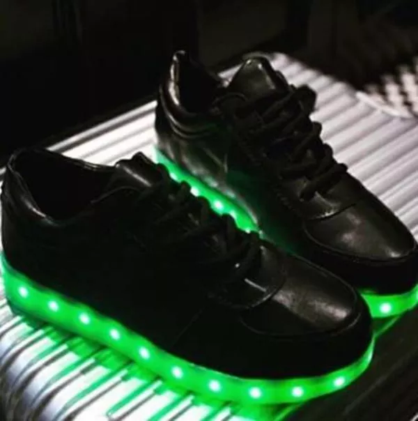 Светящиеся кросовки 3