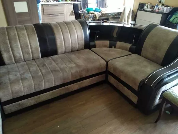 Продам кожаный диван в отличном состоянии 2